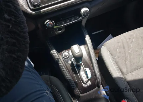 2020 Nissan Kicks Sv Xtronic Cvt z USA, uszkodzony, nr VIN 3N1CP5CVXLL525123